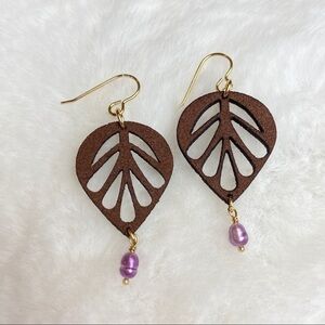 Leather Leaf Dangle Earrings with Purple Pearl